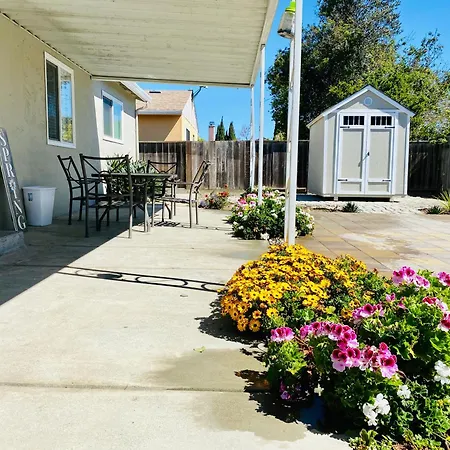 Spacious 3B2B Home Prime Location